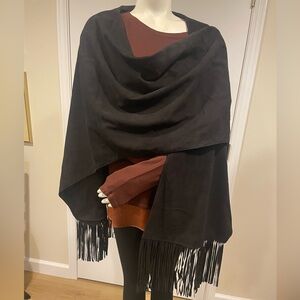 Hinge 100% Suede Leather Fringe Shawl
Black- One Size